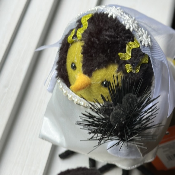 Target Halloween Bird Featherly Friends Hyde & Eek 2023 Frankenstein & Bride Set - Picture 9 of 10